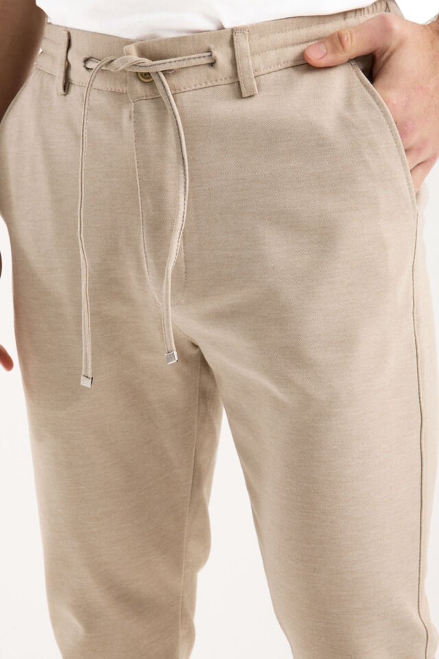 Varetta Erkek Kum Beji Jogger Pantolon – Lastikli Bel, Likralı, Regular Fit Jogger